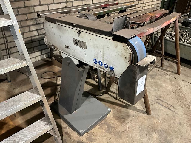 Uwm 75 backstand bandschuurmachine - afbeelding 2 van  7