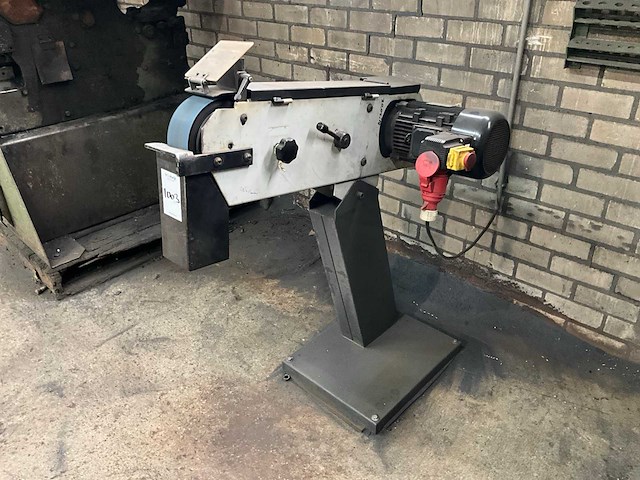 Uwm 75 bandschuurmachine - afbeelding 1 van  9