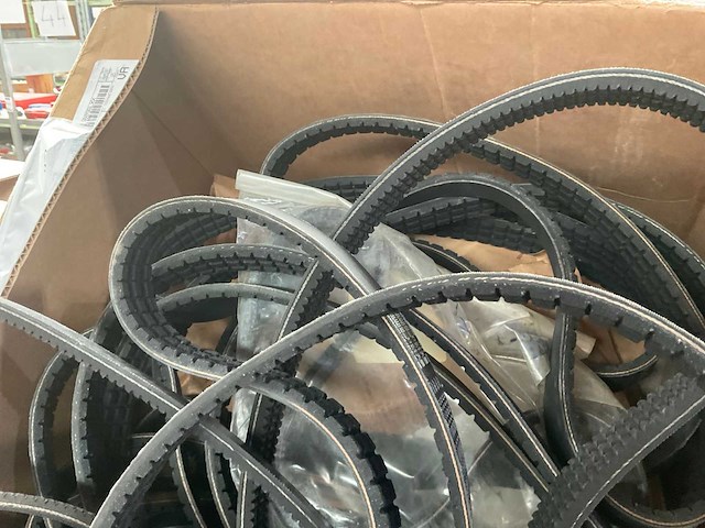 V- belts (51x) - afbeelding 2 van  4