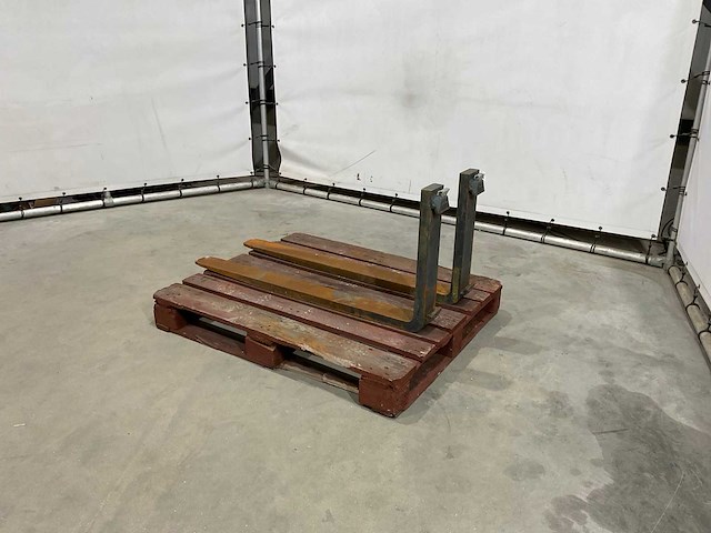 V vetter - heftruck lepels - afbeelding 1 van  6