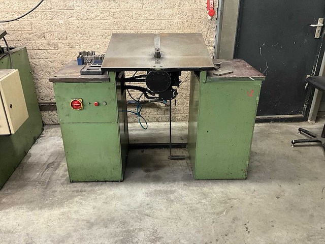 V10 hydraulische pedaal buigmachine - afbeelding 1 van  4