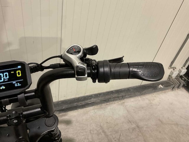 V20 - mini - black - elektrische fiets - afbeelding 49 van  64