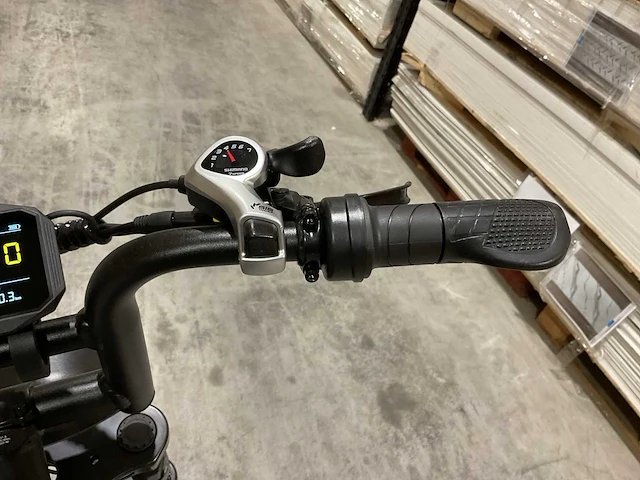V20 - mini - black - elektrische fiets - afbeelding 5 van  22