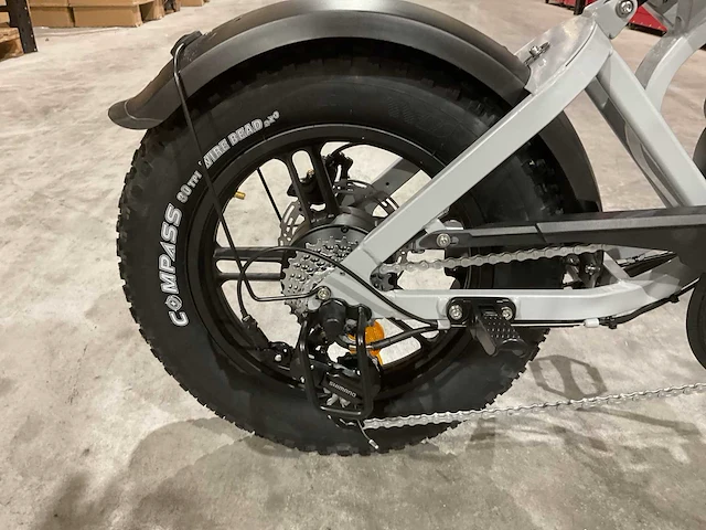 V20 mini grey elektrische fiets - afbeelding 2 van  21