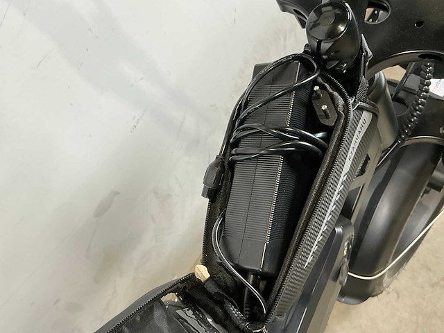 V20 pro elektrische fatbike - afbeelding 8 van  10