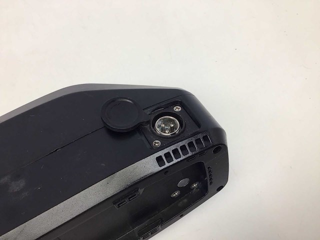 V20 pro fatbike accu 13inr19/66-5 incl. 2 sleutels 2024 - afbeelding 3 van  5