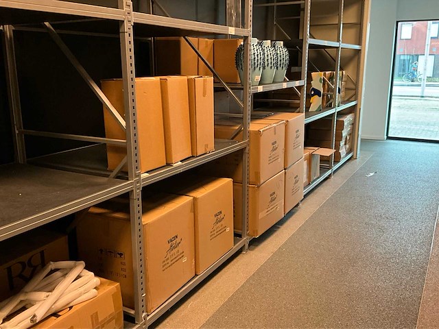 Vaas (100x) - afbeelding 1 van  13