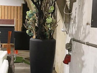 Vaas met kunstbloemen & decoratieve takken - afbeelding 1 van  5