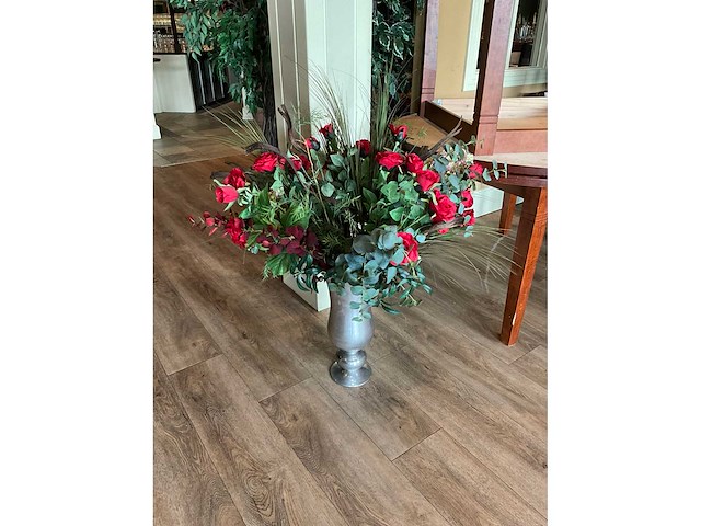 Vaas met rozen boeket kunstbloemen - afbeelding 2 van  6