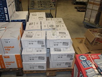 Vaasjes / bierglazen op pallet. 28 dozen met 12 stuks. - afbeelding 1 van  3