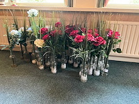 Vaasjes met kunstbloemen (34x) - afbeelding 1 van  5