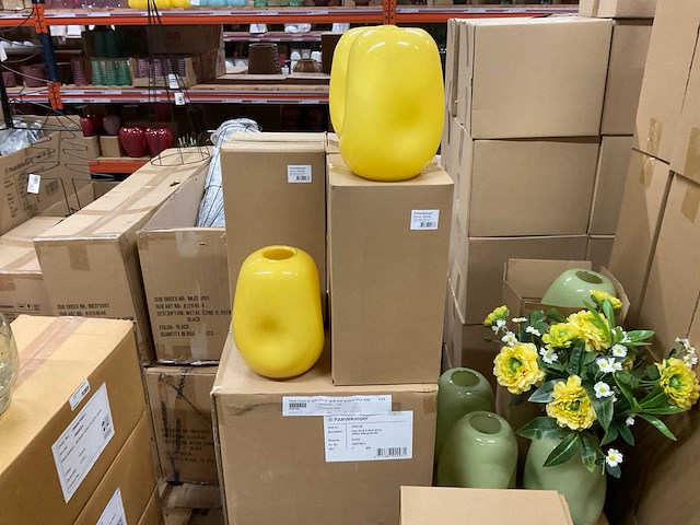 Vaasjes - afbeelding 10 van  21