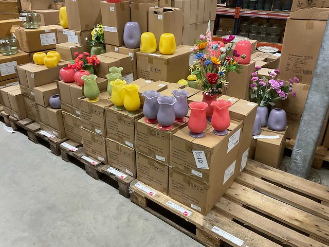 Vaasjes - afbeelding 1 van  21