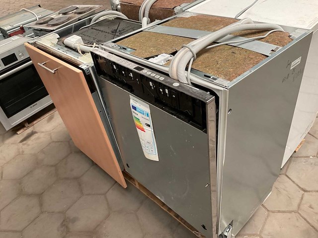 Vaatwasser 2x bosch, 1x whirlpool, 1x onbekens (4x) - afbeelding 2 van  5