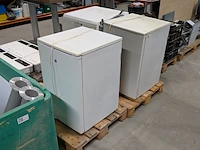 Vaatwasser en 2x tafelmodel koelkast, sb, aeg