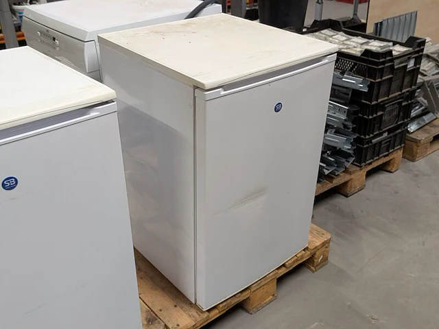 Vaatwasser en 2x tafelmodel koelkast, sb, aeg - afbeelding 6 van  9