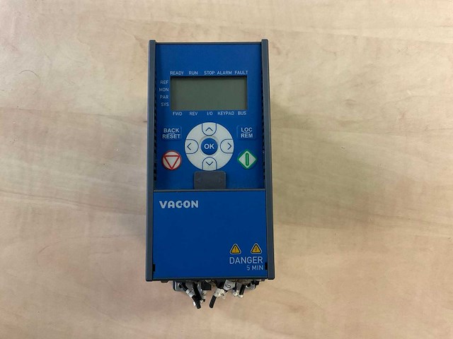 Vacon 0020-3l-0001-4+emc2+qpes frequentieregelaar - afbeelding 2 van  2
