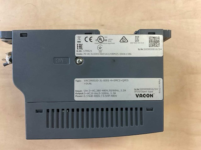 Vacon 0020-3l-0001-4+emc2+qpes frequentieregelaar - afbeelding 2 van  2