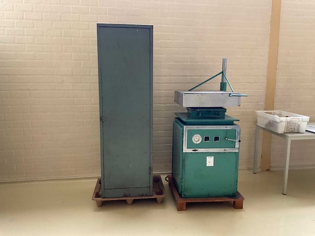 Vacuüm vormmachine - afbeelding 4 van  13
