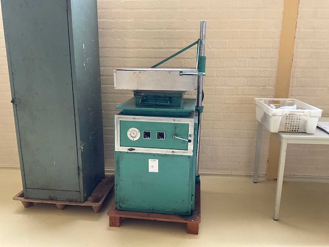 Vacuüm vormmachine - afbeelding 6 van  13