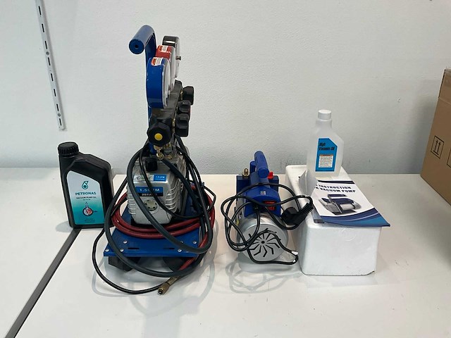 Vacuümpomp (2x) - afbeelding 1 van  8