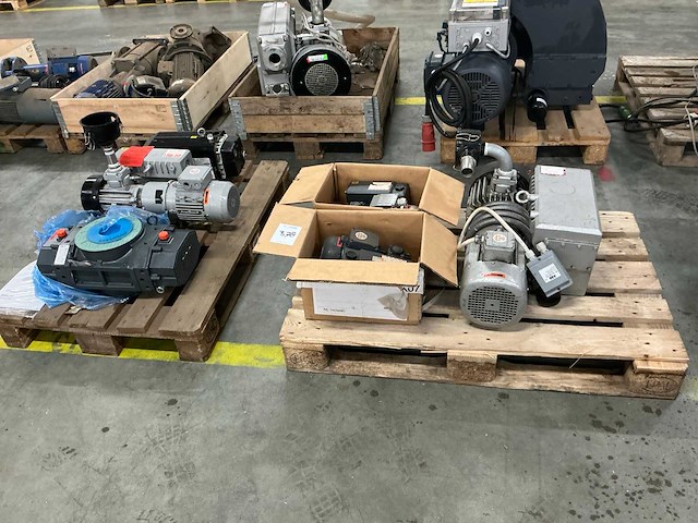 Vacuümpomp (4x) - afbeelding 1 van  8