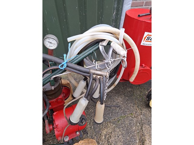 Vacuumtank en melkmachine - afbeelding 5 van  16