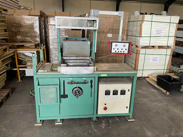 Vacuumvorm machine - afbeelding 1 van  15