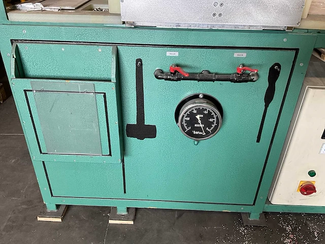 Vacuumvorm machine - afbeelding 9 van  15
