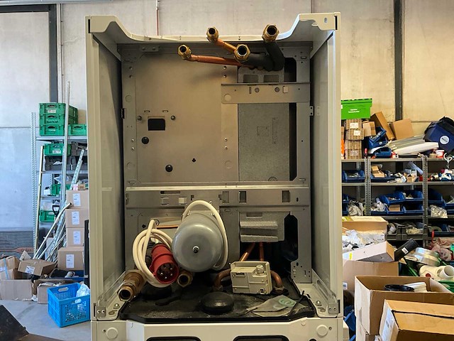 Vaillant arotherm/unitower lucht-water warmtepomp - afbeelding 9 van  9