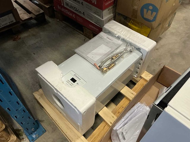 Vaillant turbomag 115/1 t gesloten geiser - afbeelding 1 van  3
