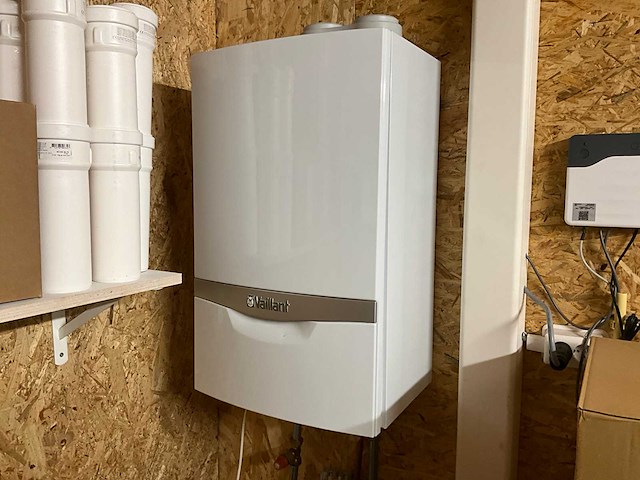 Vaillant vhr nl 25-30/5-5 cv-ketel cw4 - afbeelding 1 van  5