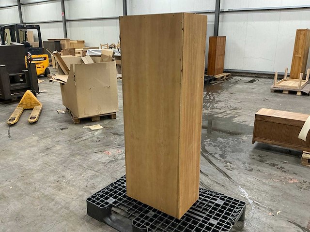 Vakkenkast eiken 156,6x56x35cm - afbeelding 3 van  4