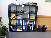 Vakkenkast ikea. afmeting 149 x 39 x 149 cm.