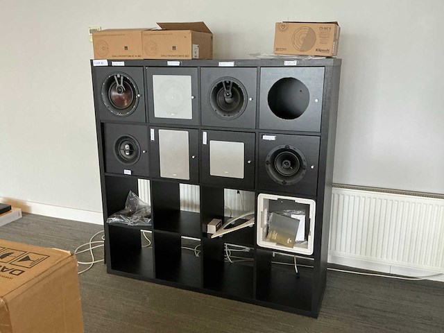 Vakkenkast met inbouwspeakers - afbeelding 1 van  12