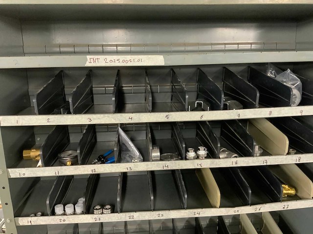 Vakkenkast met inhoud (2x) - afbeelding 10 van  11