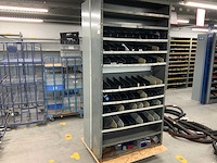 Vakkenkast met inhoud (2x) - afbeelding 1 van  5