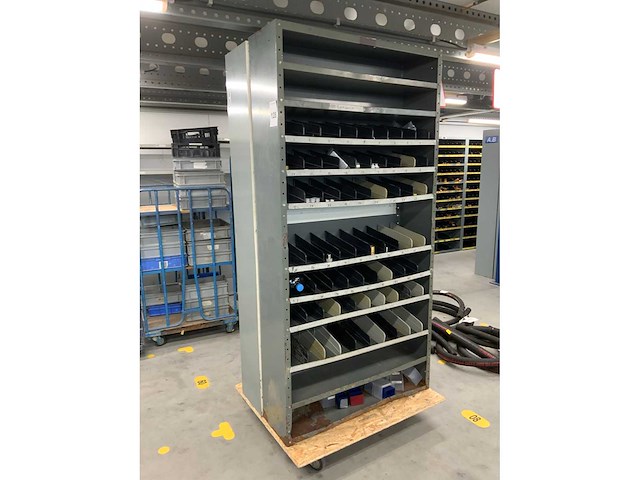 Vakkenkast met inhoud (2x) - afbeelding 2 van  5