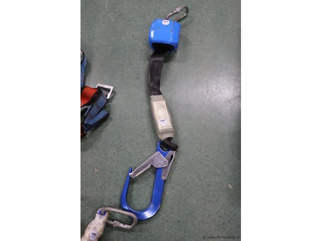 Valbeveiliging o.a. antec valstopblok met automatisch oprolmechanisme model maxisangle incl. opbergtas - afbeelding 2 van  9