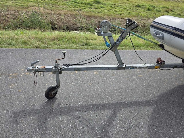 Valiant - d-300 - rubberboot rib met trailer en 10 pk - afbeelding 2 van  19
