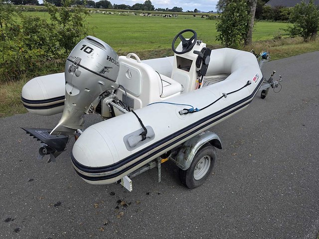 Valiant - d-300 - rubberboot rib met trailer en 10 pk - afbeelding 16 van  19