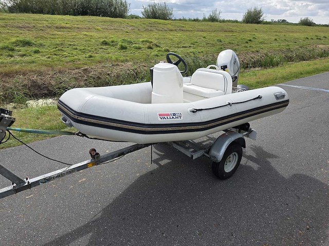 Valiant - d-300 - rubberboot rib met trailer en 10 pk - afbeelding 19 van  19