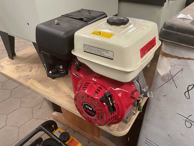 Valkenpower 173f 8.0hp benzinemotor - afbeelding 4 van  4
