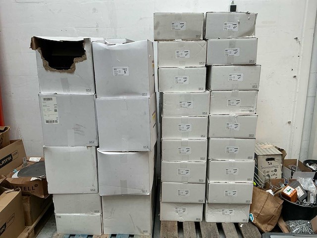 Valkpro pallet alu voor/achter voet overige installatie materialen (2x) - afbeelding 1 van  6