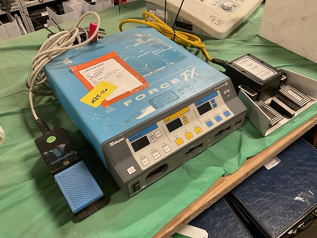 Valleylab forcefx electrosurgical generator - afbeelding 1 van  5