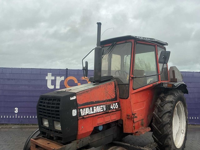Valmet 405 tweewielaangedreven landbouwtractor - afbeelding 1 van  1