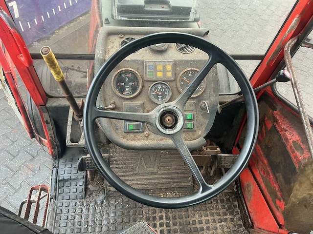 Valmet 405 tweewielaangedreven landbouwtractor - afbeelding 2 van  10