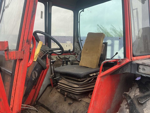 Valmet 405 tweewielaangedreven landbouwtractor - afbeelding 9 van  10