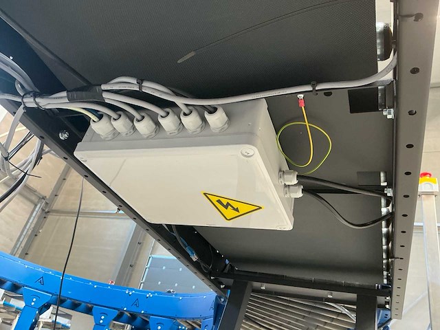 Valor 2024 qliqflow geautomatiseerde print & apply labelinstallatie met interroll transportbaan (zeer weinig draaiuren) - afbeelding 19 van  25