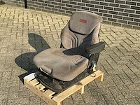 Valtra grammer luchtgeveerde stoel - afbeelding 1 van  8